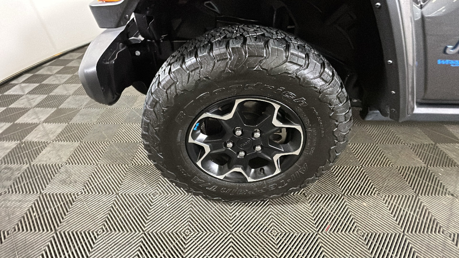 Used 2022 Jeep Wrangler Unlimited Rubicon 4xe w/ Cold Weather Group AWD/4WD image 10