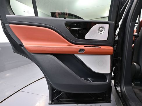 Used 2025 Lincoln Aviator Reserve w/ Equipment Group 201A image 41