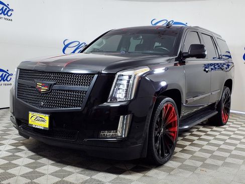 Used 2020 Cadillac Escalade Luxury RWD image 5