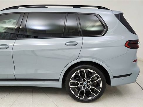 Used 2025 BMW X7 xDrive40i w/ M Sport Package image 10
