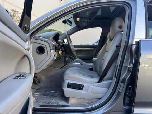 Used 2004 Porsche Cayenne S AWD/4WD image 4