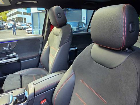 Used 2023 Mercedes-Benz GLB 35 AMG 4MATIC image 21