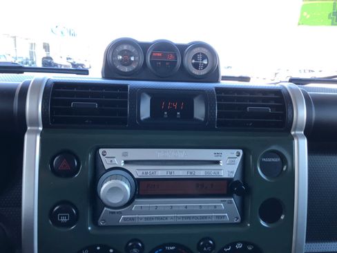 Used 2010 Toyota FJ Cruiser image 15