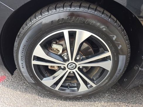 Used 2023 Nissan Sentra SV FWD image 9