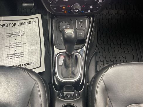 Used 2018 Jeep Compass Limited AWD/4WD image 17