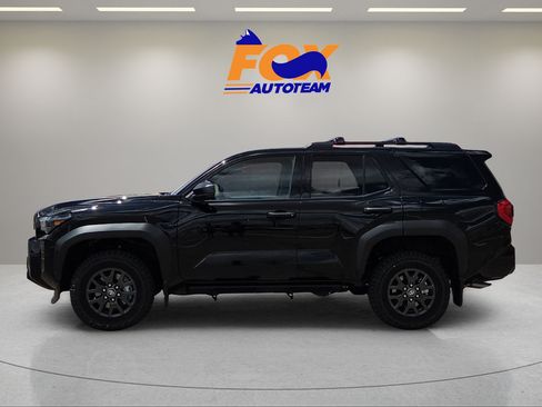 New 2026 Toyota 4Runner SR5 AWD/4WD image 2