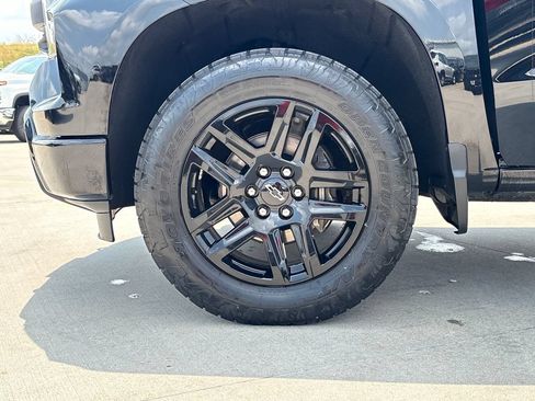 Used 2022 Chevrolet Silverado 1500 Custom w/ LPO, Dark Essentials Package AWD/4WD image 34