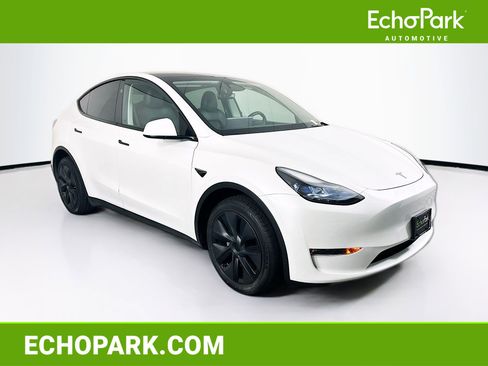 Used 2024 Tesla Model Y Long Range image 1