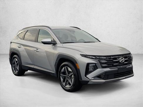 Used 2025 Hyundai Tucson SEL FWD image 3