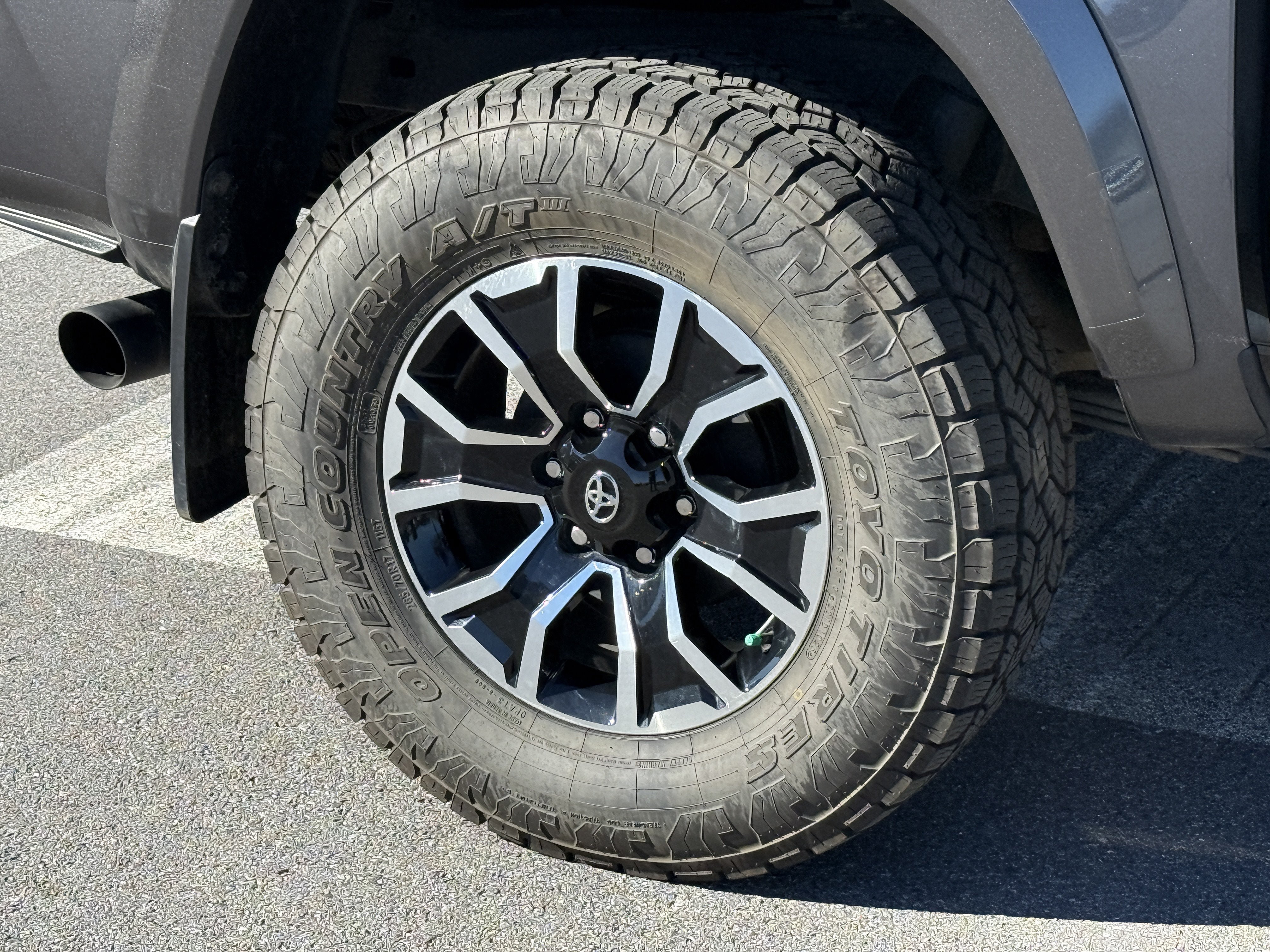 Used 2022 Toyota Tacoma TRD Sport w/ Technology Package AWD/4WD image 11