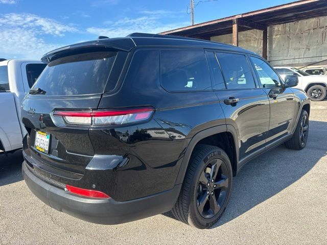 Used 2023 Jeep Grand Cherokee L Laredo RWD image 5