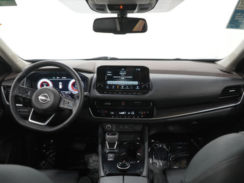 Used 2023 Nissan Rogue Platinum AWD/4WD image 13