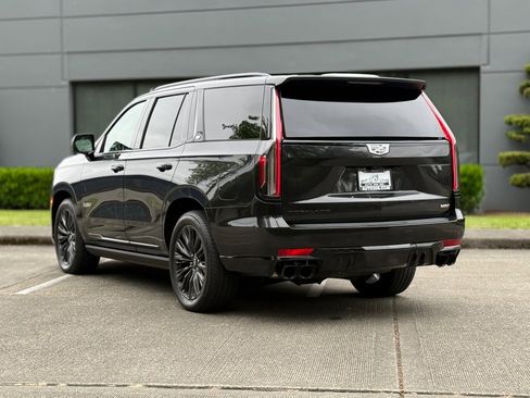 Used 2024 Cadillac Escalade V w/ LPO, ONYX Package AWD/4WD image 6