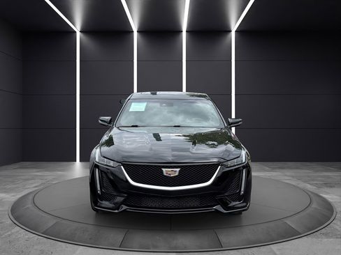 Used 2021 Cadillac CT5 Premium Luxury w/ Technology Package RWD image 2
