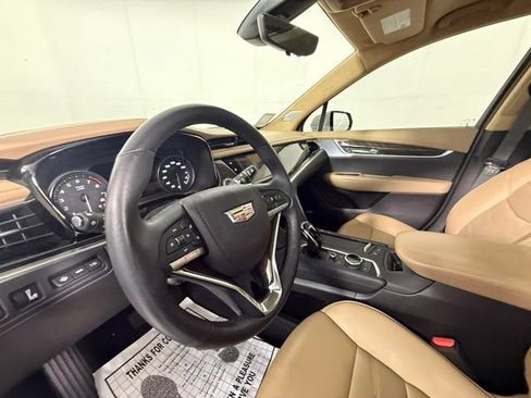 Certified 2024 Cadillac XT6 Premium Luxury w/ Platinum Package FWD image 3
