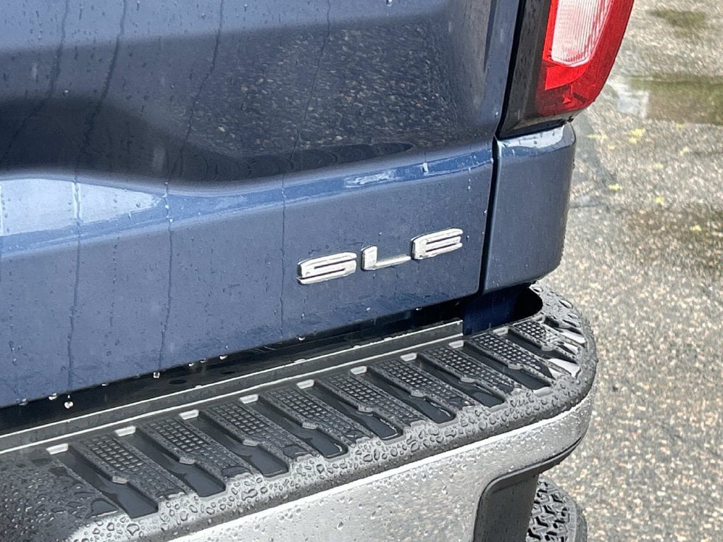 Used 2019 GMC Sierra 1500 SLE w/ X31 Off-Road Package AWD/4WD image 12