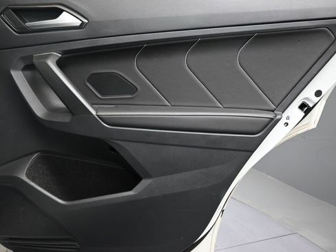 Used 2024 Volkswagen Tiguan SE R-Line image 14