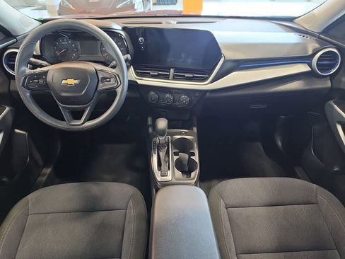 Used 2024 Chevrolet Trax LS w/ LS Convenience Package FWD image 27