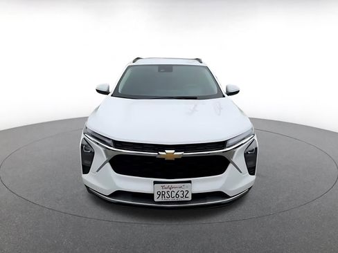 Used 2025 Chevrolet Trax LT image 4