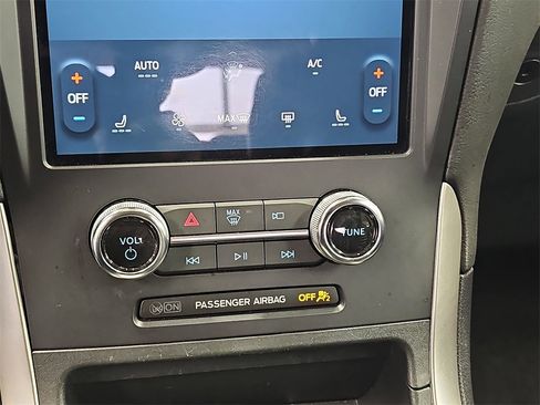 Used 2024 Ford Edge SEL image 21