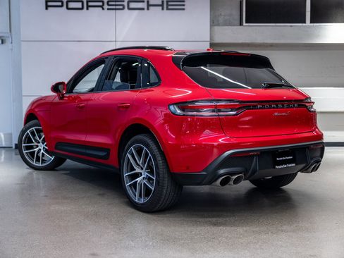 Certified 2024 Porsche Macan S AWD/4WD image 3