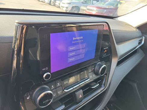 Used 2023 Toyota Highlander L image 22