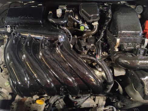 Used 2018 Nissan Versa SV image 30