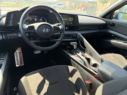 Certified 2025 Hyundai Elantra Sport FWD image 22