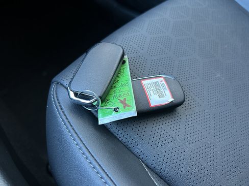 Used 2024 Kia Seltos SX image 28