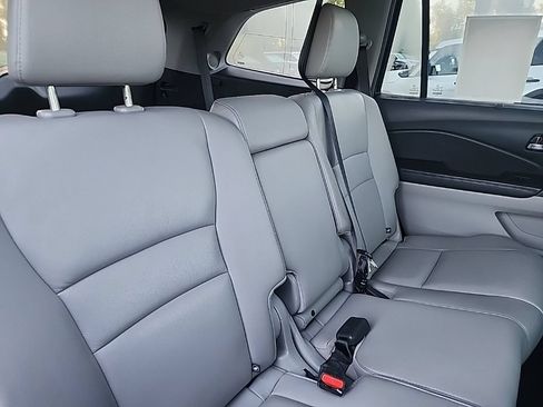Used 2017 Honda Pilot Touring image 18