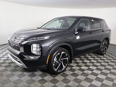 Used 2024 Mitsubishi Outlander SE image 8