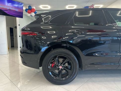 Used 2022 Jaguar F-PACE S image 8