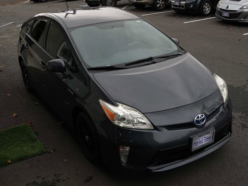 Used 2015 Toyota Prius Two image 8