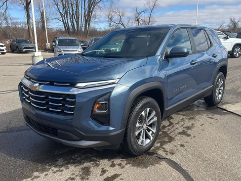 Used 2026 Chevrolet Equinox LT w/ Convenience Package II image 10
