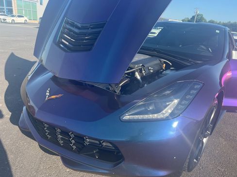Used 2019 Chevrolet Corvette Stingray Coupe w/ 1LT RWD image 44
