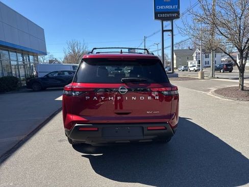 Used 2022 Nissan Pathfinder SV AWD/4WD image 7