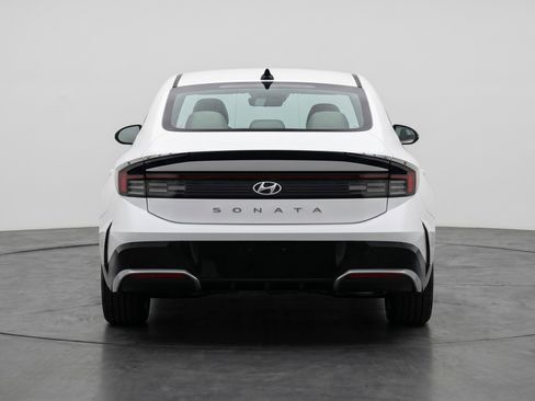 Used 2025 Hyundai Sonata SEL FWD image 7