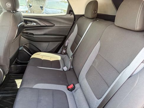 Used 2021 Chevrolet TrailBlazer LT FWD image 17
