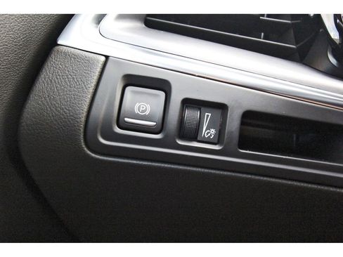 Certified 2025 Cadillac XT5 Luxury image 19