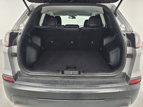 Used 2019 Jeep Cherokee Latitude Plus image 29