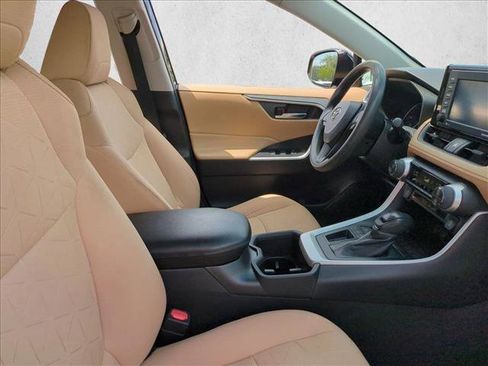 Used 2022 Toyota RAV4 XLE FWD image 20