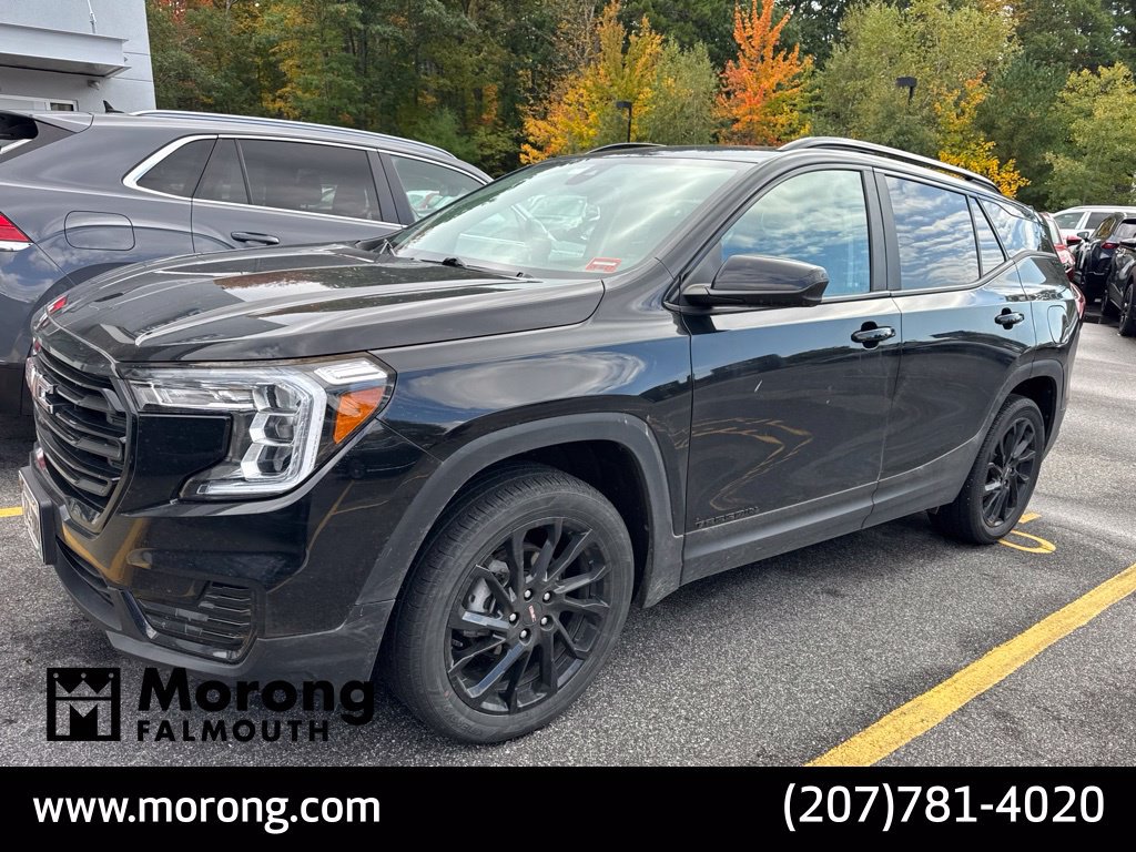 Used 2024 GMC Terrain SLE w/ Driver Convenience Package AWD/4WD image 2
