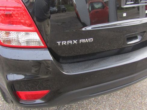 Used 2020 Chevrolet Trax LS image 10