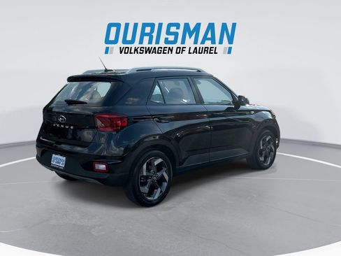 Used 2023 Hyundai Venue SEL w/ Cargo Package FWD image 8