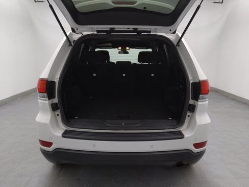 Used 2020 Jeep Grand Cherokee Laredo image 29