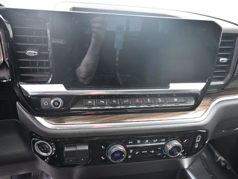 Used 2022 Chevrolet Silverado 1500 LT Trail Boss w/ LT Trail Boss Premium Package image 15