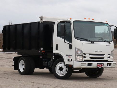 Used 2020 Isuzu NPR image 2
