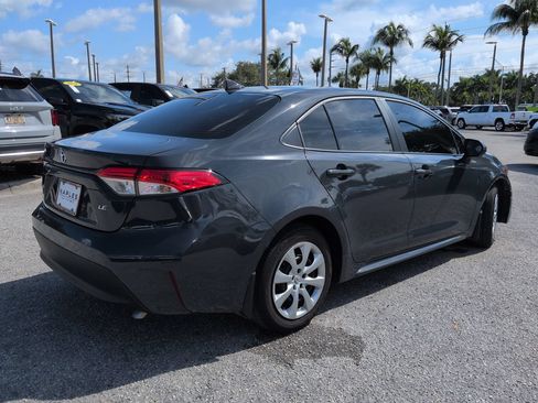Used 2025 Toyota Corolla LE FWD image 5