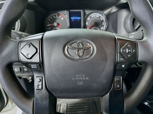 Used 2022 Toyota Tacoma SR image 11