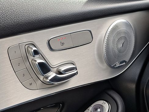 Used 2020 Mercedes-Benz GLC 300 4MATIC image 26